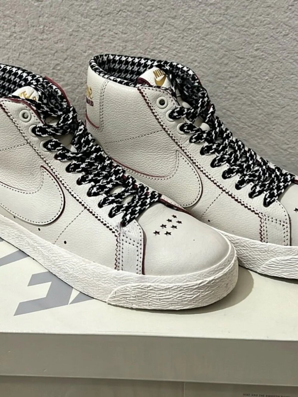 NWT Women’s Nike Zoom Blazer Mid QS 7.5
